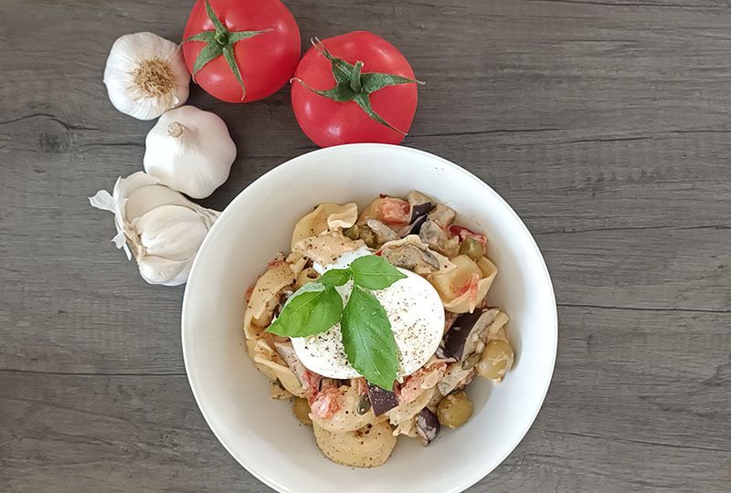 Tortellini mit Auberginen-Burrata-Dressing Tortellini mit Auberginen-Burrata-Dressing