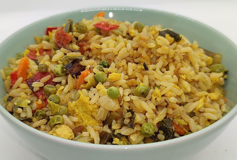 Gebratener Eierreis mit Gemüse Gebratener Eierreis mit Gemüse