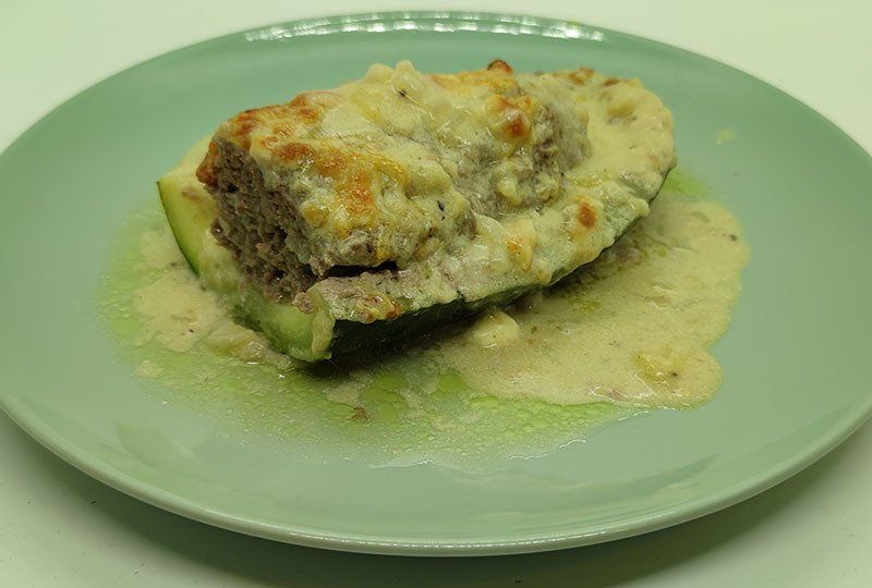 Gefüllte Zucchini