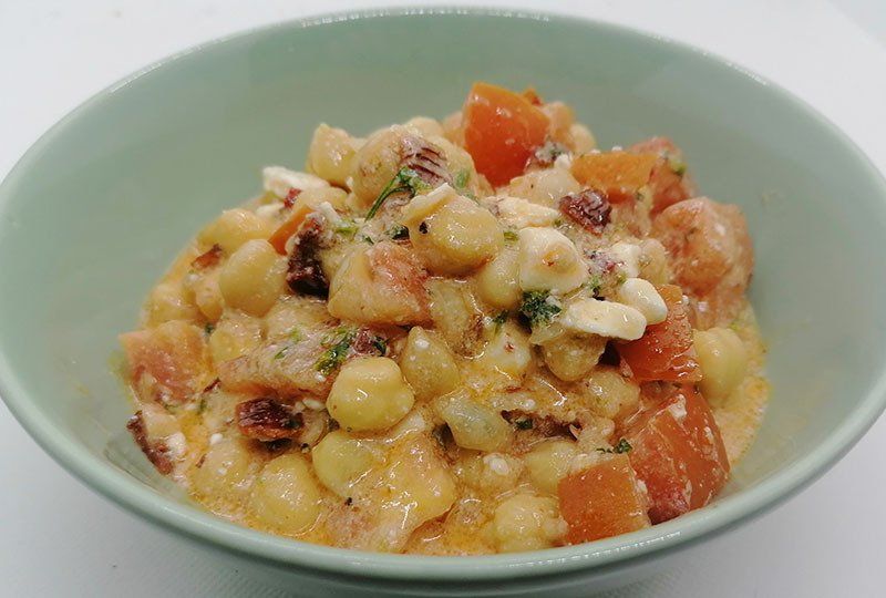 Kichererbsensalat mit Tomaten und Feta