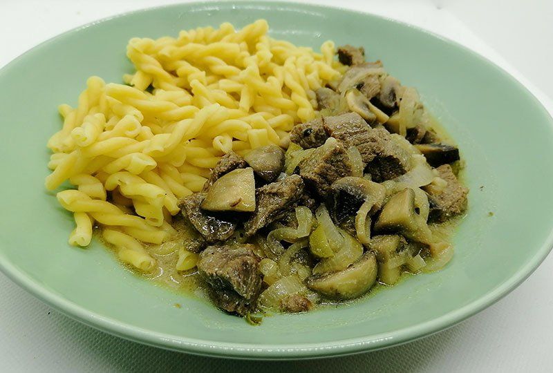 Leichtes Boeuf Stroganoff