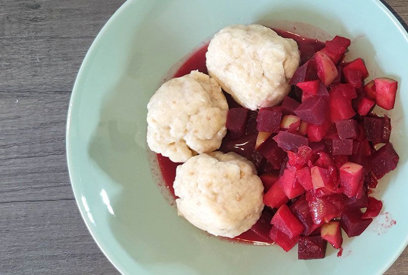 Senfknödel mit Rote Bete Gemüse