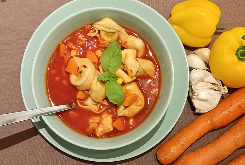 Tortellini-Gemüsesuppe