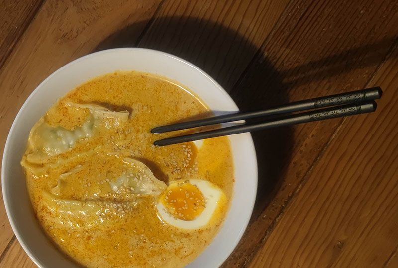 Udon-Erdnuss-Suppe Udon-Erdnuss-Suppe