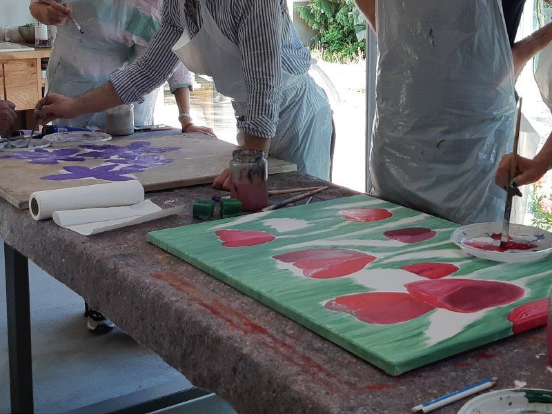 Chanel Team Painting Bilder Manufaktur Frauenhaus