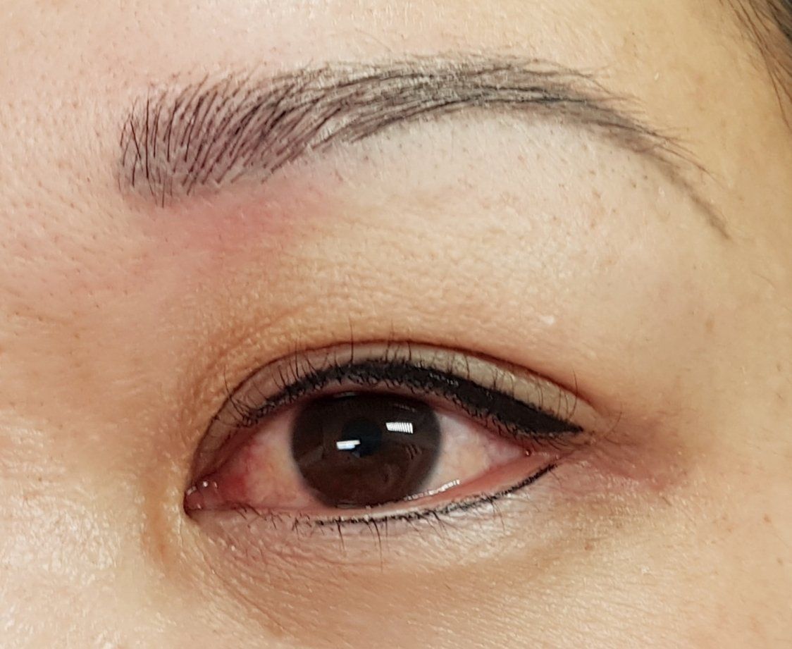 TATOUGE EYE LINER TOULON MAQUILLAGE PERMANENT YEUX VAR CRAYON PERMANENT OLLIOULES DERMOPGMENTATION OEIL VAR