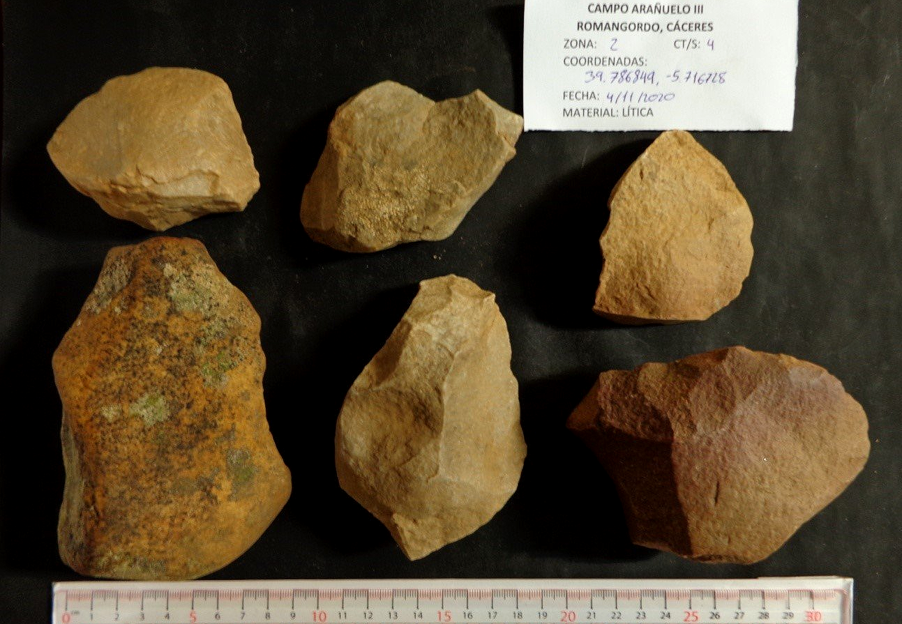 Industria lítica localizada en las terrazas del Tajo durante el control arqueológico.