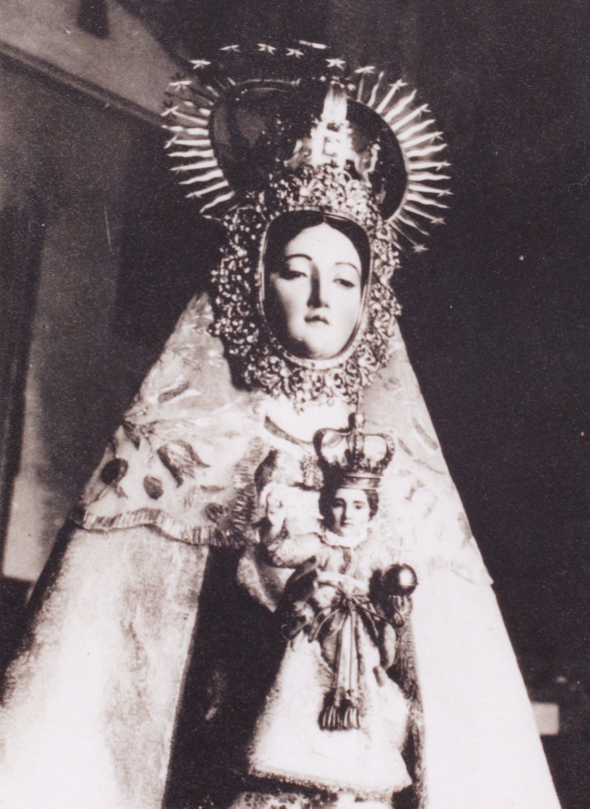 Fotografía de la Virgen de la Victoria de Lepanto con la corona.