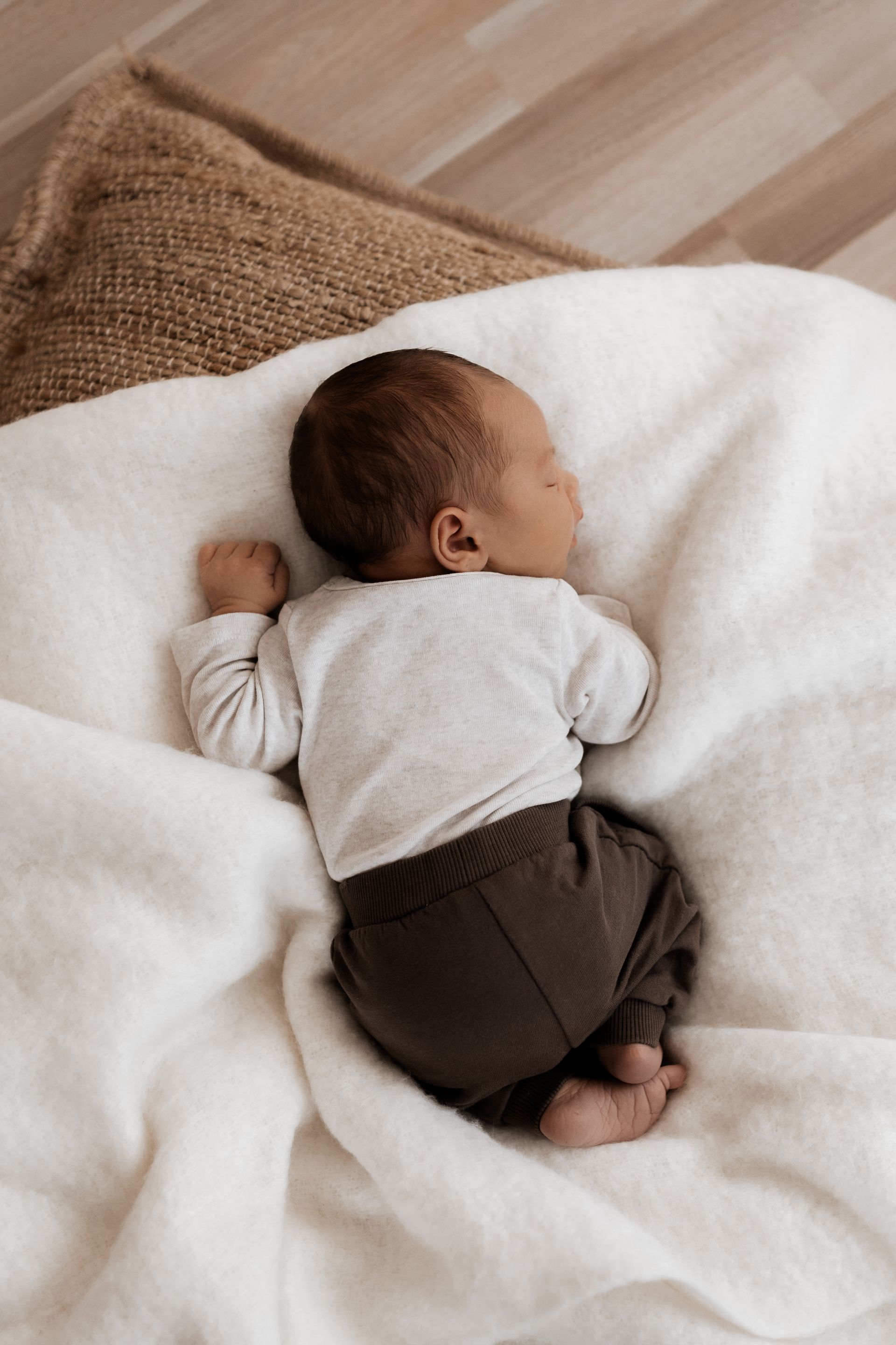 newbornshooting als homestory schlafendes baby