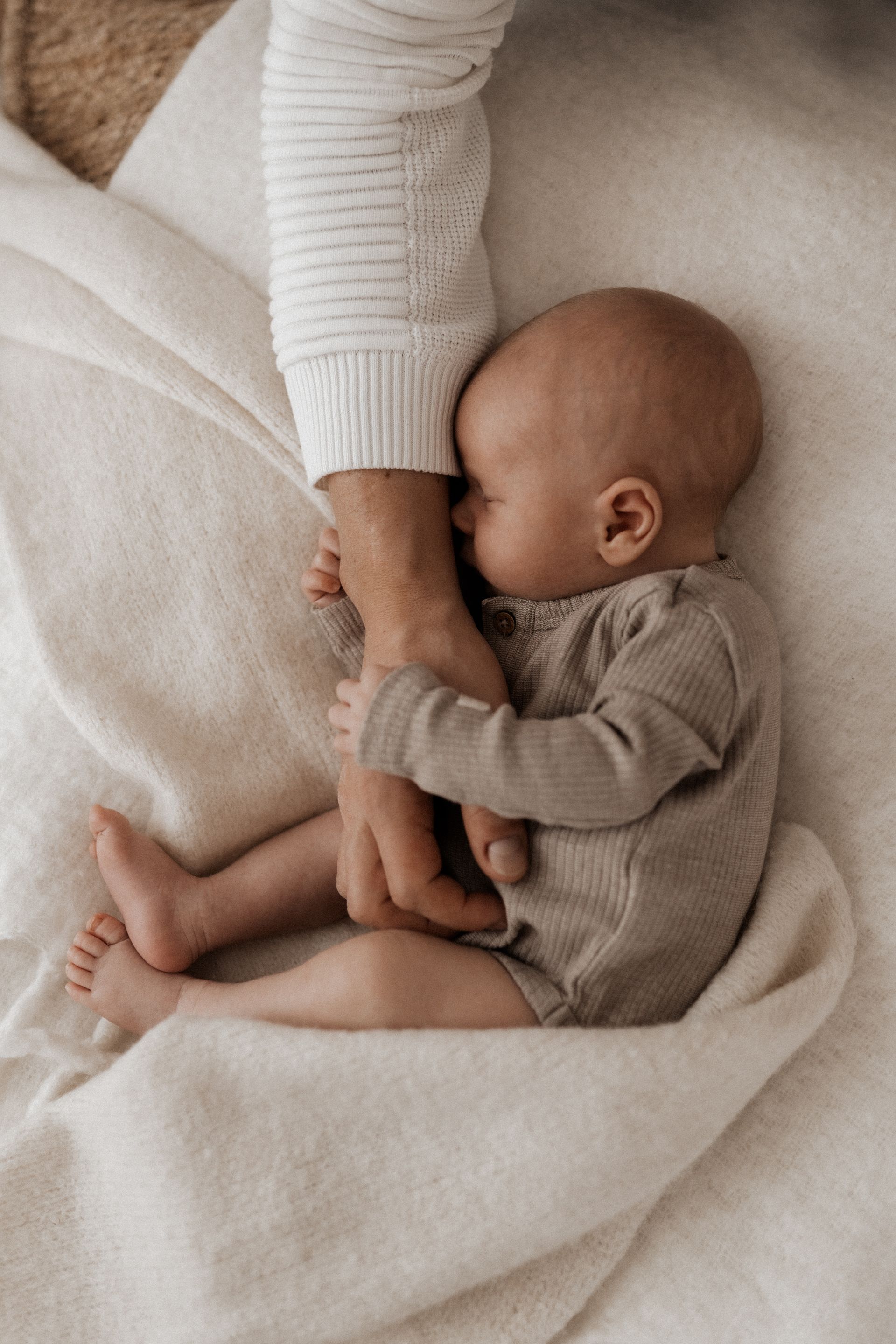 newbornshooting im studio schlafendes baby