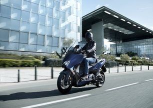 Location scooter Tmax 530 cc sur 2 roues-69 Location scooter Tmax 530 cc sur 2 roues-69