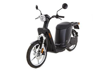Louez et testez ce scooter électrique ASKOLL ES2 sur 2 roues-69