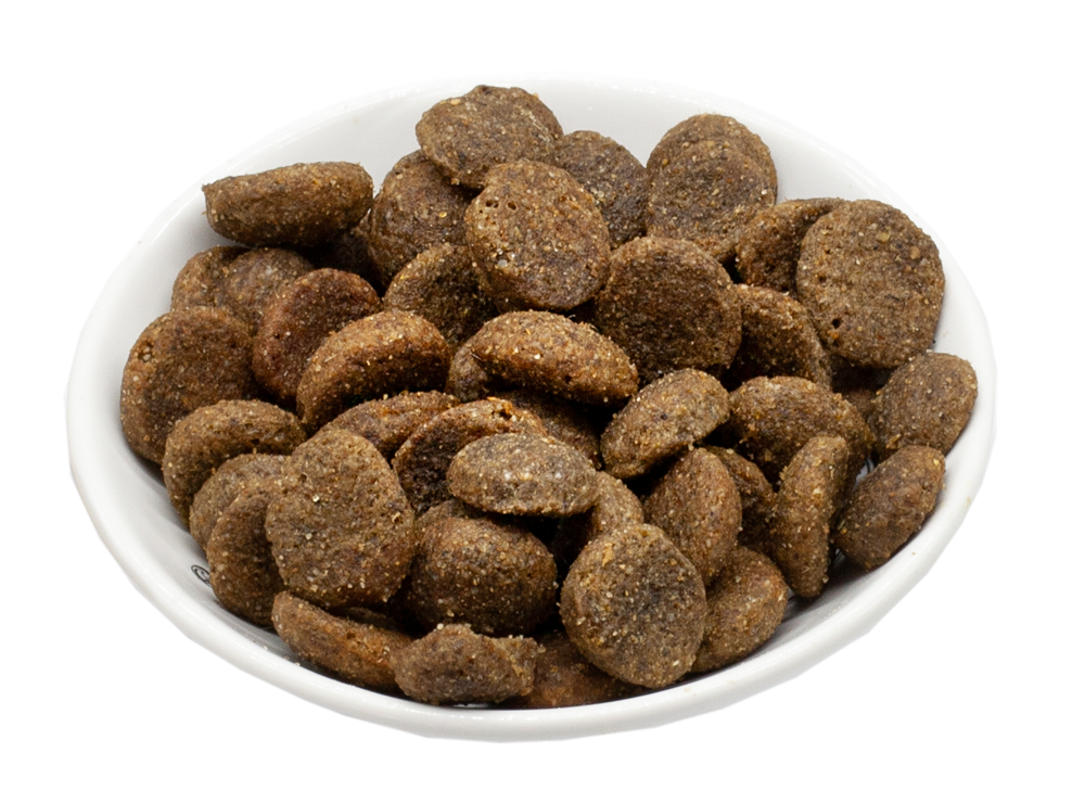 Fleisch und tierische Nebenerzeugnisse 39 % (Geflügel und Lamm), Reis, Kartoffel, Reismehl, Rübentrockenschnitzel, Hefe, Mineralstoffe Analytische Bestandteile: Rohprotein 22,50 % Rohfett 12,00 % Rohfaser 2,30 % Rohasche 6,40 % Feuchtigkeit 8,30 % Calcium 1,55 % Phosphor 0,95 % Ernährungsphysiologische Zusatzstoffe je kg Vitamin A 22.600 I.E. Vitamin D3 1.700 I.E. Vitamin E 200 mg Vitamin C 100 mg Vitamin B1 15 mg Vitamin B2 20 mg Vitamin B6 20 mg Vitamin B12 100 mcg Pantothensäure 50 mg Niacin 85 mg Folsäure 5 mg Biotin 950 mcg Taurin 1.000 mg L-Carnitin 250 mg Cholinchlorid 1.500 mg Eisen (Eisen-(II)-sulfat, Monohydrat) 200 mg Zink (Glycin-Zinkchelat, Hydrat) 160 mg Mangan (Mangan-(II)-oxid) 16 mg Kupfer (Glycin-Kupferchelat, Hydrat) 20 mg Jod (Calciumjodat, wasserfrei) 2,00 mg Selen (Natriumselenit) 0,30 mg Technologische Zusatzstoffe: Antioxidationsmittel: stark tocopherolhaltige Extrakte natürlichen Ursprungs