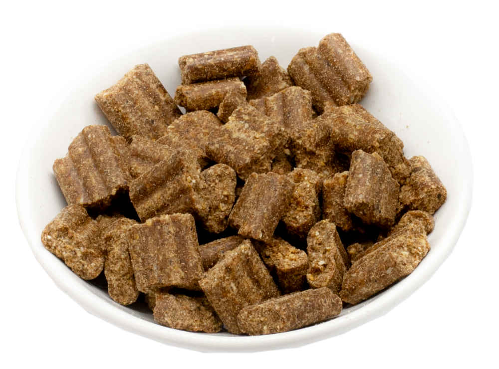 Rinder-, Geflügel- und Heringstrockenfleisch 43 %, Vollkornreis, Mais, Kräuterpflanzen, Lachsöl, Lebertran 2%, Fenchelsamen, Algen. Analytische Bestandteile: Rohprotein 24,50 % Rohfett 10,00 % Rohfaser 2,50 % Rohasche 6,50 % Feuchtigkeit 8,00 % Calcium 1,40 % Phosphor 0,80 %