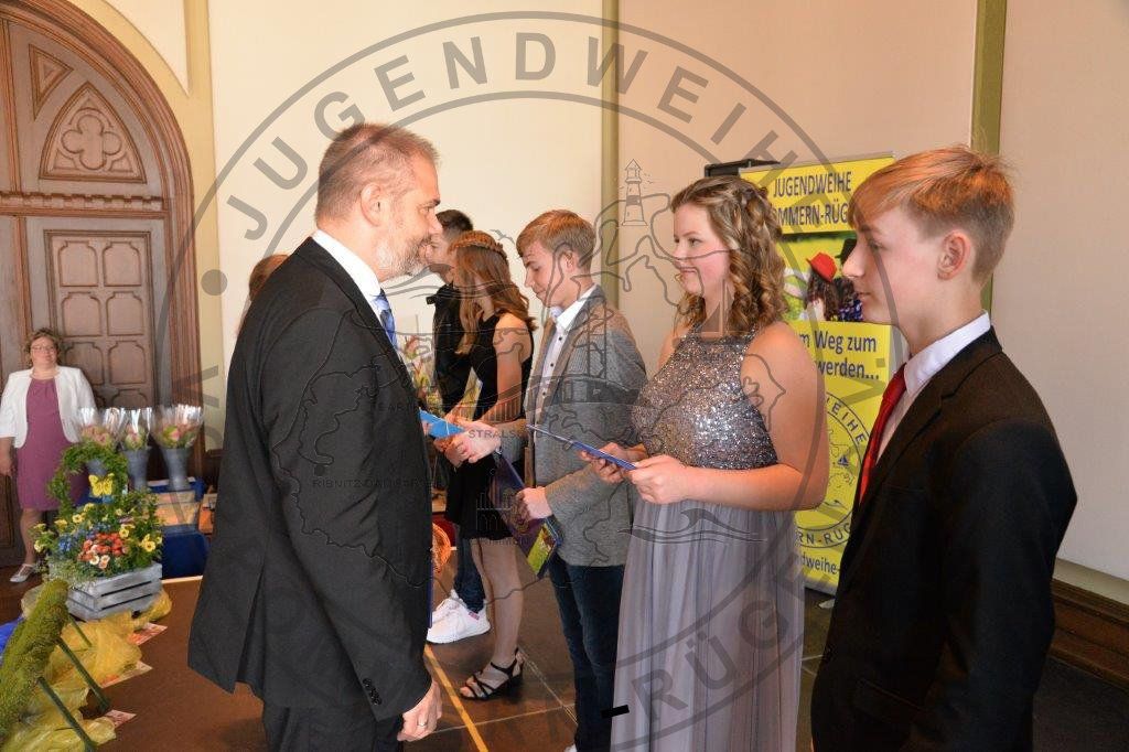 Jugendweihe; offene Jugendarbeit; Namensweihe in Stralsund, Grimmen, auf Rügen in Binz und Putbus