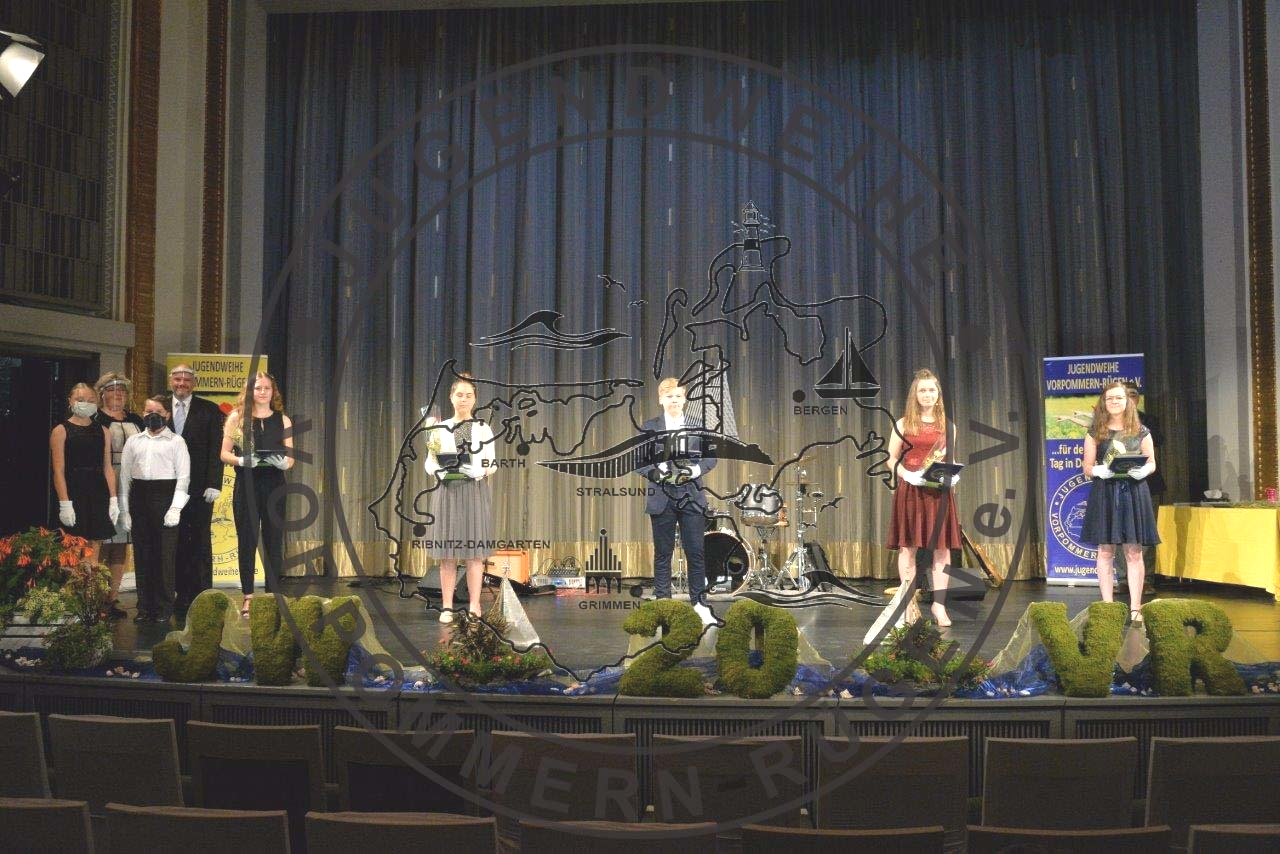 Jugendweihe; offene Jugendarbeit; Namensweihe in Stralsund, Grimmen, auf Rügen in Binz und Putbus