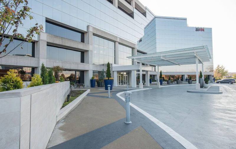 Outside of Exclusively Male Salon