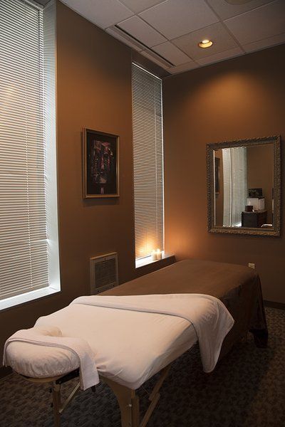 Exclusively Male Salon massage service room