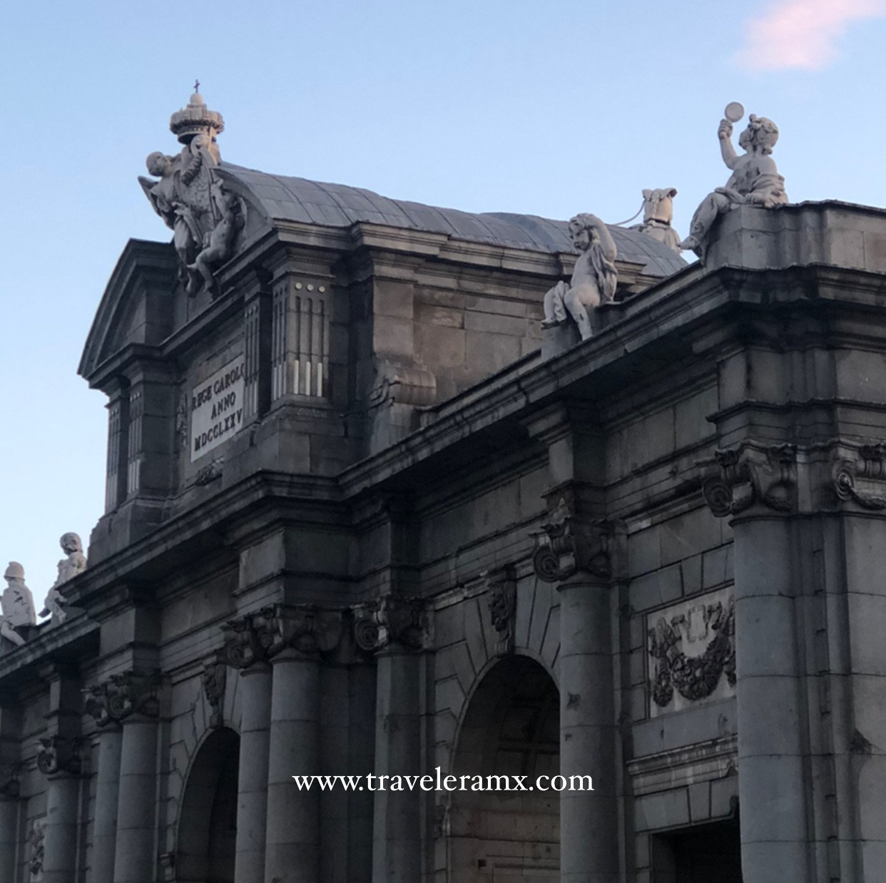 No te quedes sin conocer esta nueva perspectiva de la Puerta de Alcalá.
