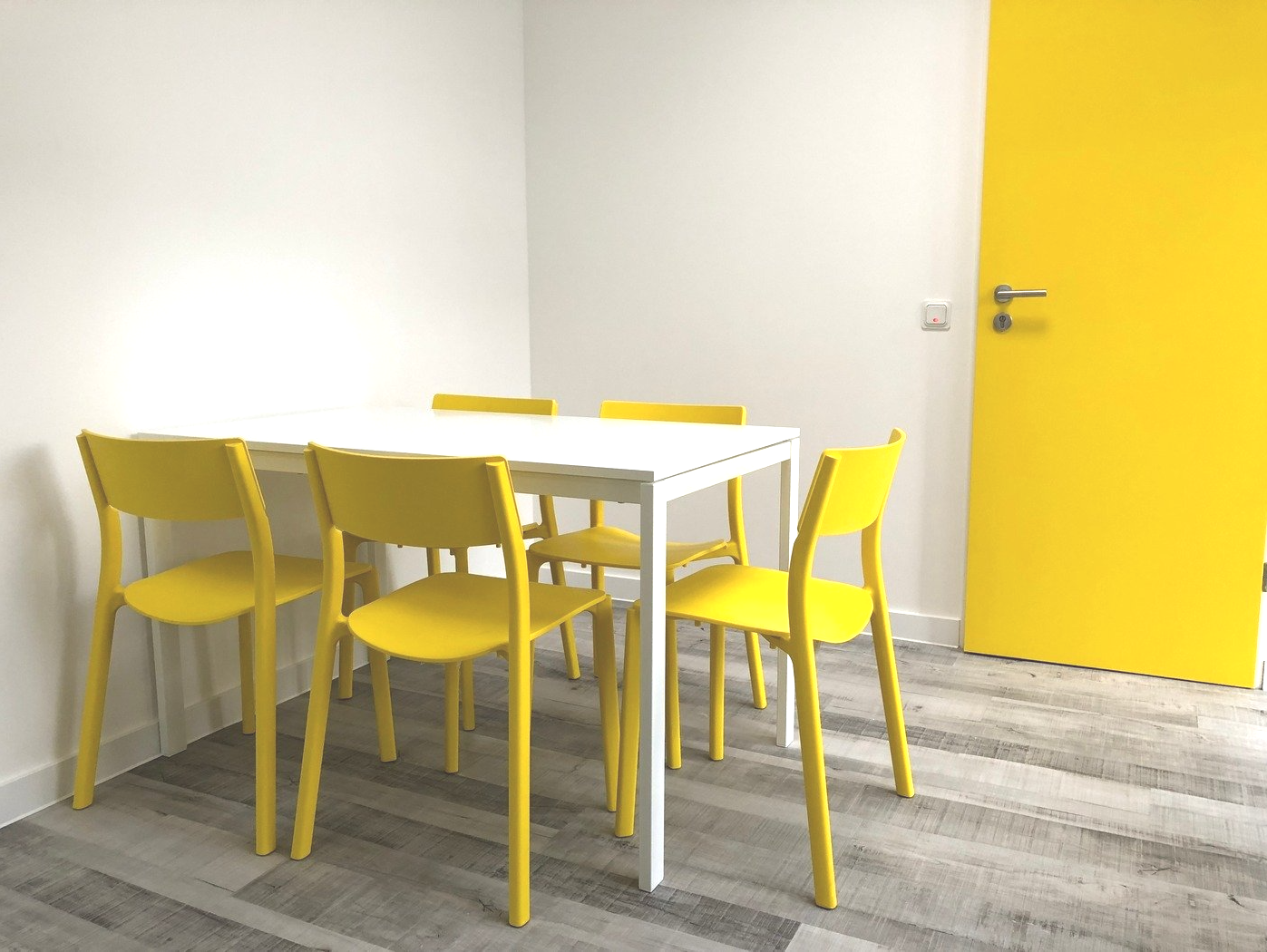 Komplettsanierung Besprechungsraum