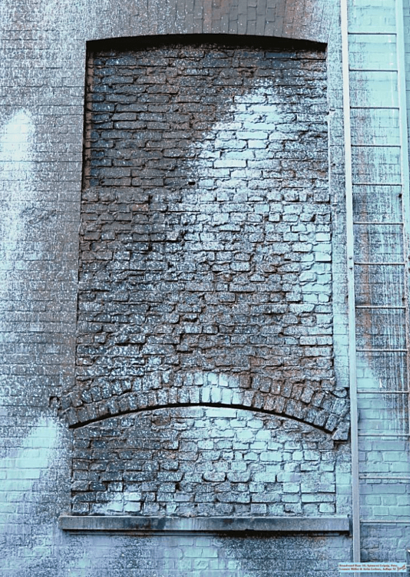 Das Schlendern durch den Leipziger Bezirk Plagwitz ist einen Schlenker jenseits des Zentrums wert. Man kann sich hier gut treiben lassen: wer neugierig ist, erkundet den stillen Kanal mit Regenbogenbrückchen, überlässt sich den Verlockungen der Karl-Heine Strasse mit zahlreichen Cafés und Bars oder erkundet die Kulturhochburgen wie z.B. die alte Baumwollspinnerei. Es ist eine kleine Zeitreise vom altem Industriegebiet zu bunter Kiezkultur mit Laissez-faire und Pfiff. Brachen, Patina, ein stiller Zentralfriedhof, launige Street Art-Motive und Menschen, die nicht gehetzt sind und stattdessen lächeln, säumen den Weg. Geschenkpapier Leipzig Street Art