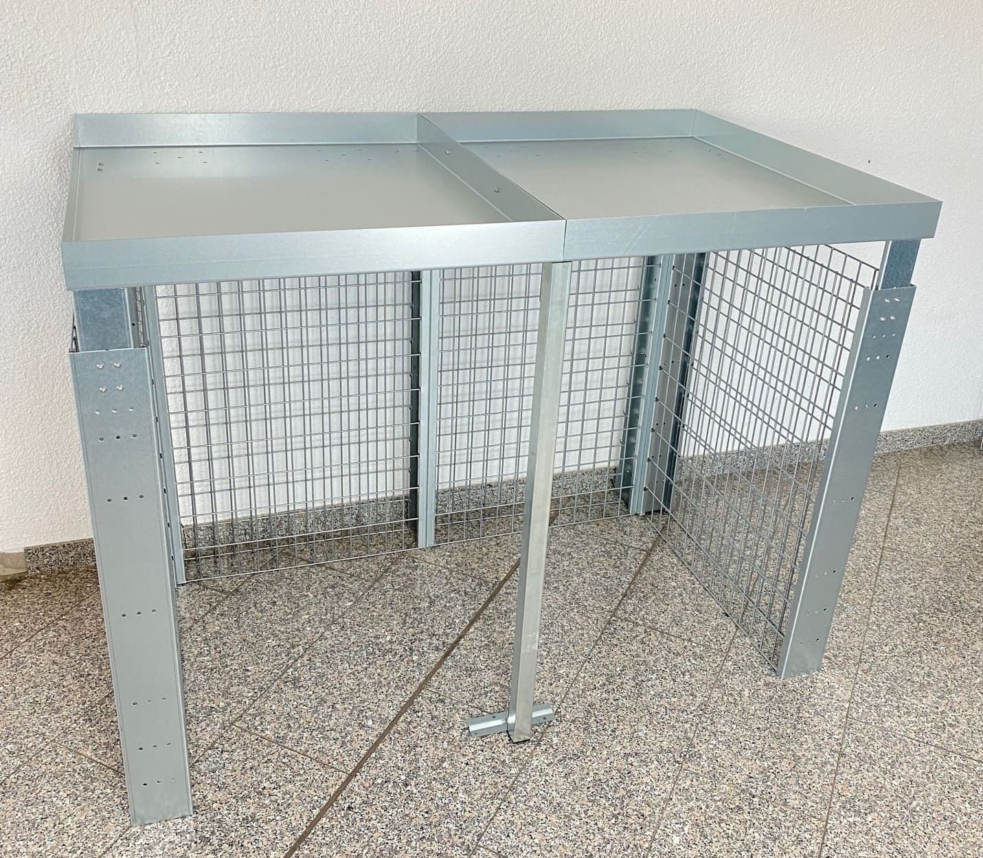 2er Metall Mülltonnenbox aus Gabionen und mit Pflanzdach