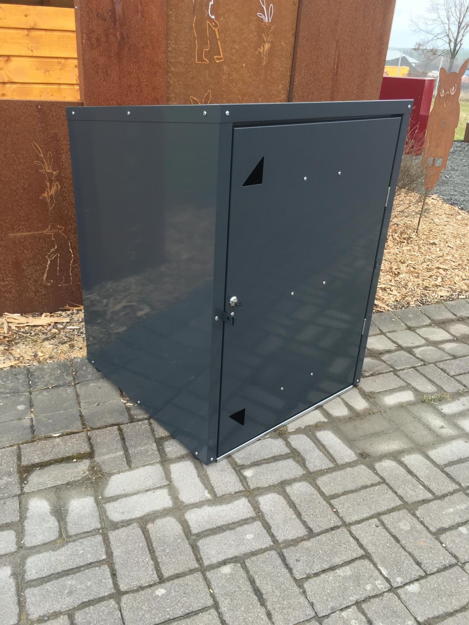 Rollatorbox Metall als Minigarage