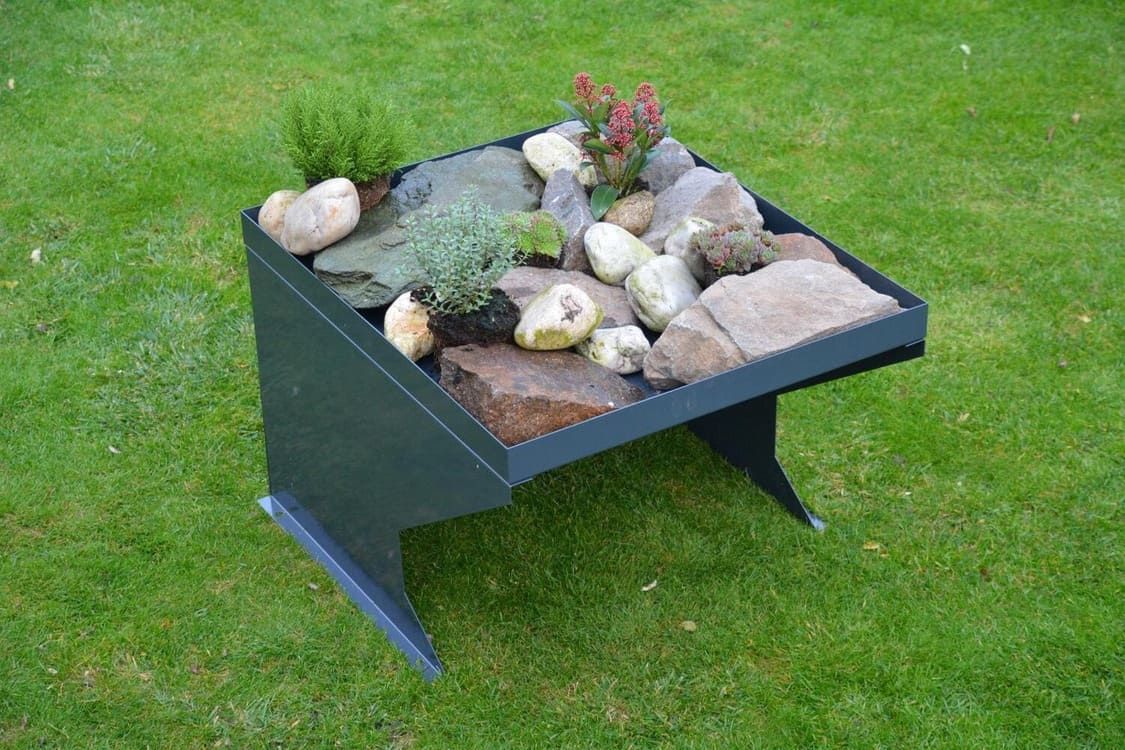 Metall Mähroboter Garage mit Pflanzdach pulverbeschichtet