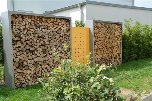 Metall Kaminholzregal außen als Sichtschutz