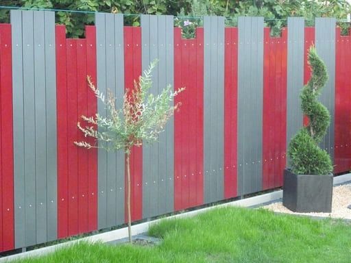 Gartenzaun Metall dunkelgrau und rot pulverbeschichtet
