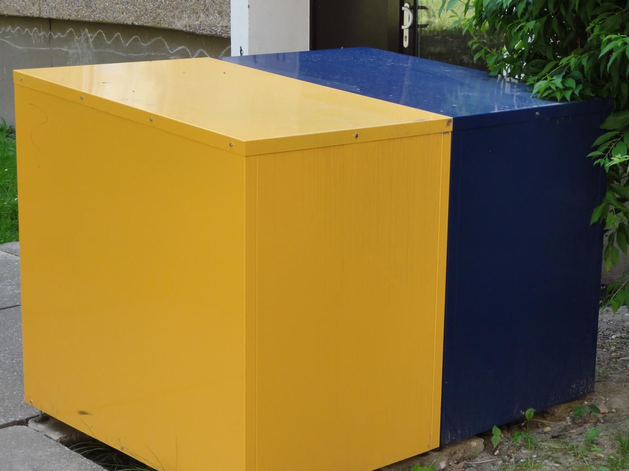 Rollatorbox Metall pulverbeschichtet Gelb und Blau
