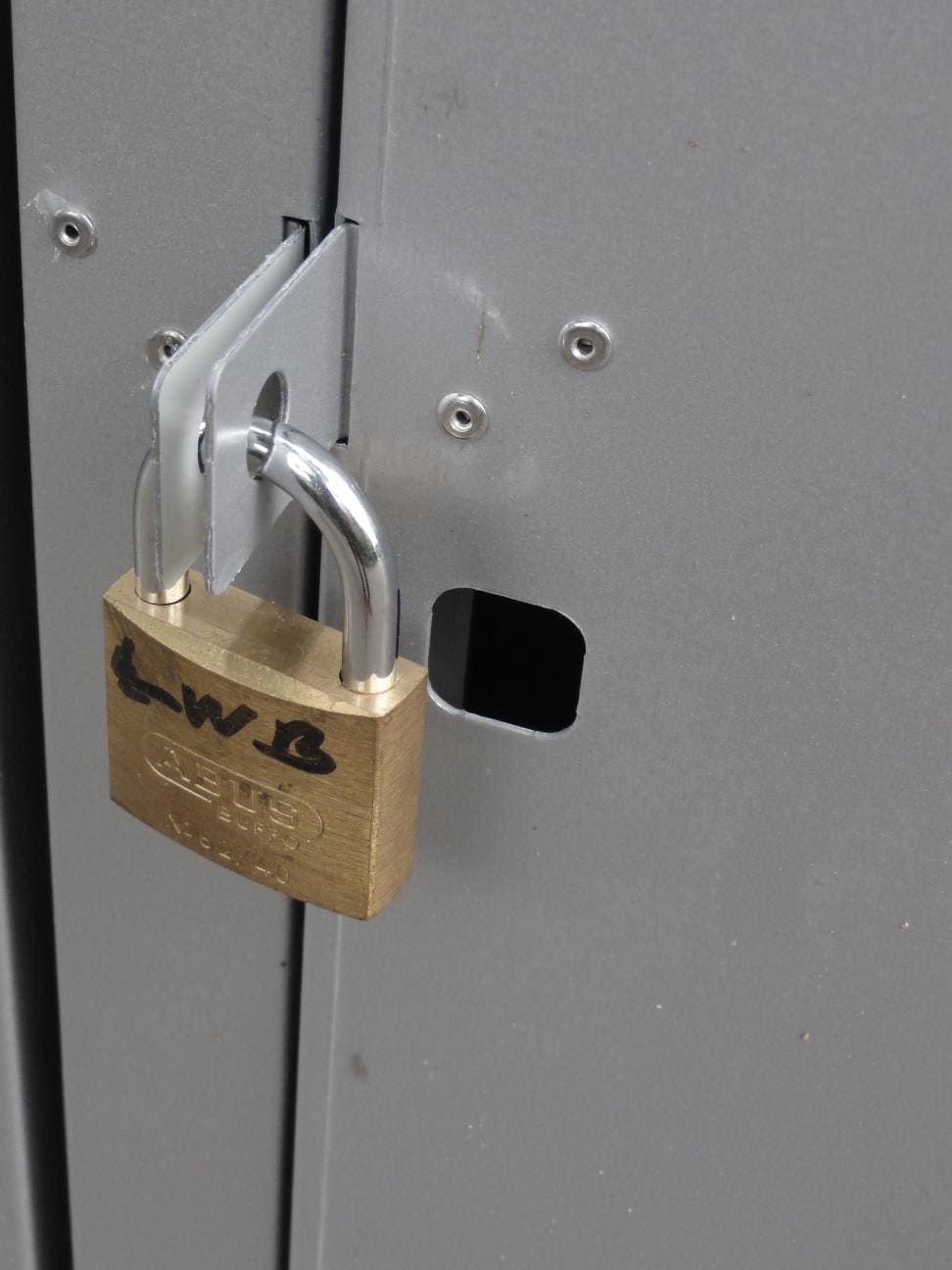Minigarage Metall mit Vorhängeschloss Vorrichtung