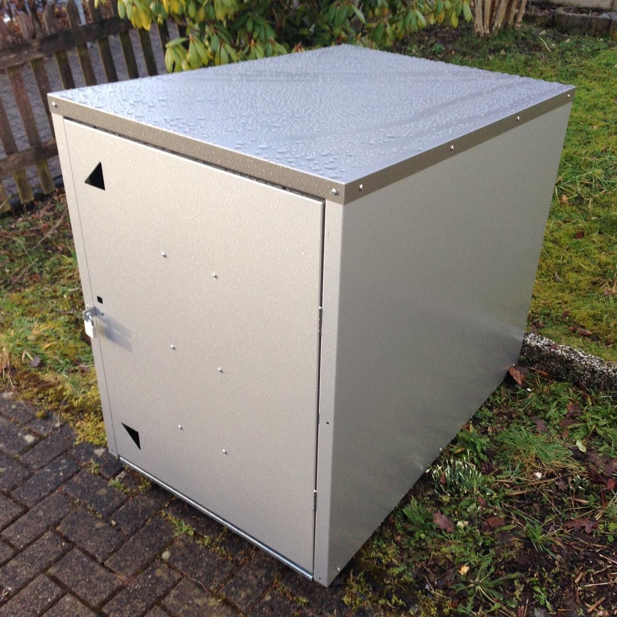 Metall Kinderwagenbox mit Schloss