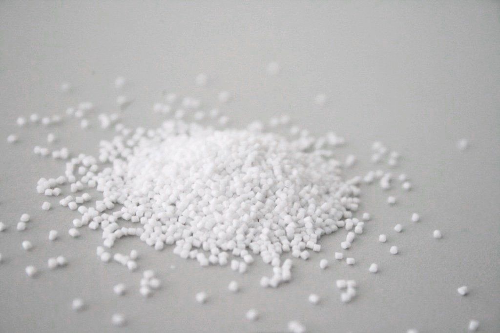 Polycarbonate blasting media