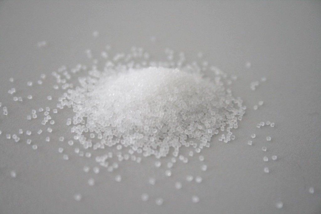 Polyamide blasting media