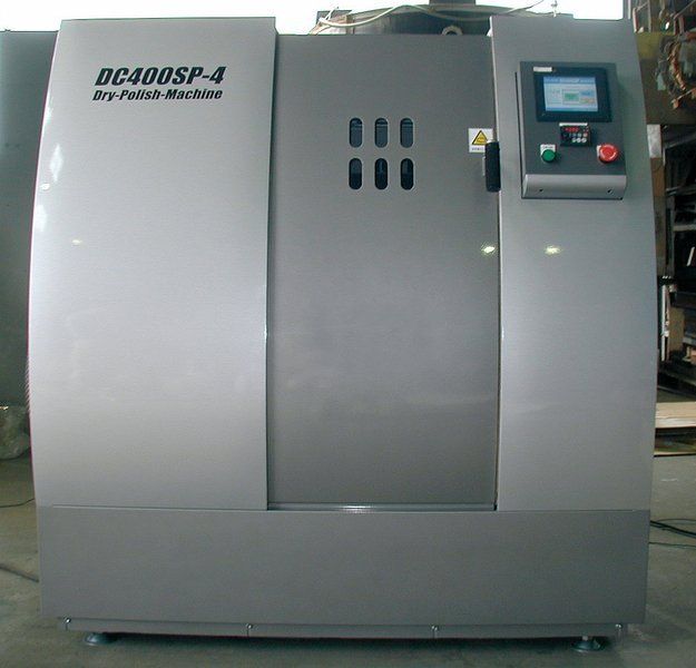 Vibratory finishing machine