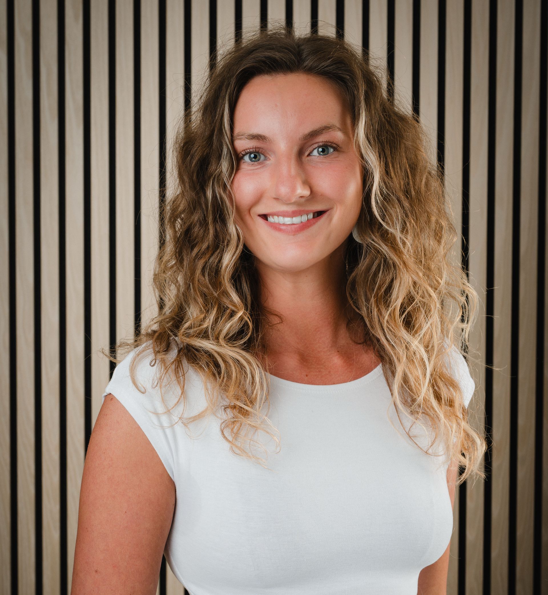 Yin Yoga mit Bernadette Jäger im Achtsamkeits-Zentzrum Köln Yin Yoga mit Bernadette Jäger im Achtsamkeits-Zentzrum Köln