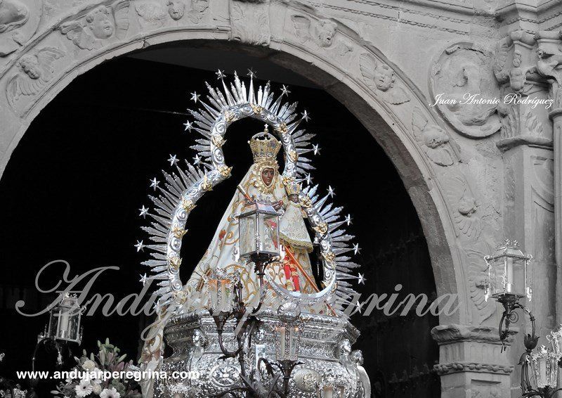 Virgen de la Cabeza en procesion en la Novena de Andujar
