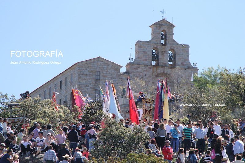 procesion de banderas romeria de andujar