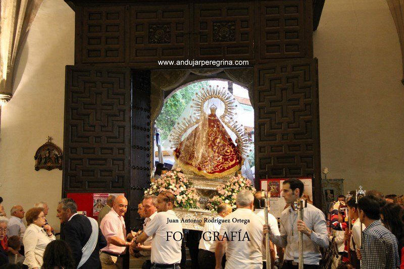 La Morenita de Daimiel llega a su templo Virgen de la Cabeza Daimiel llega iglesia