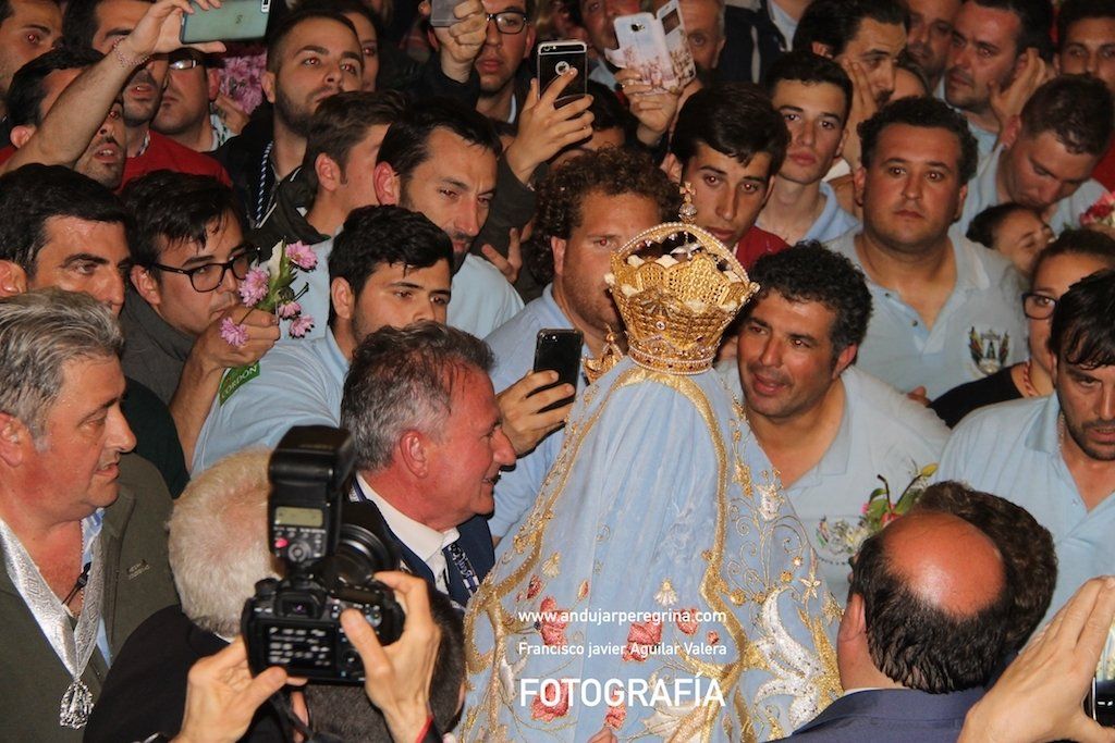 anderos con la virgen de la cabeza