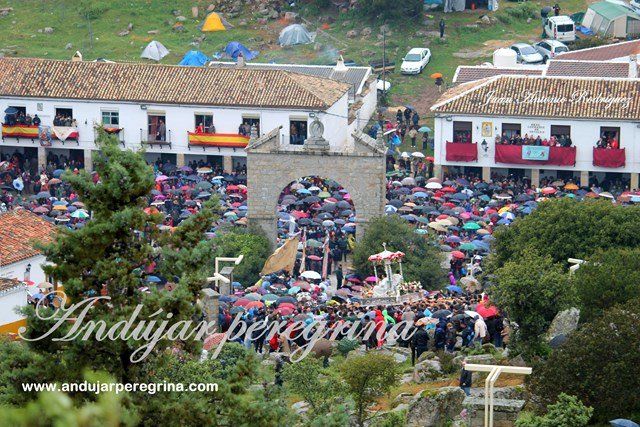llueve en la romeria de la virgen de la cabeza