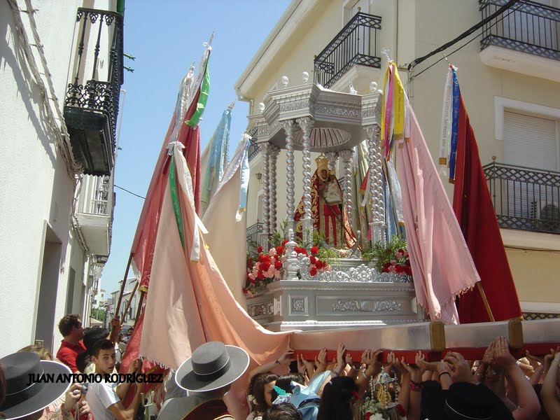 banderas cofradia virgen de la cabeza Arjona