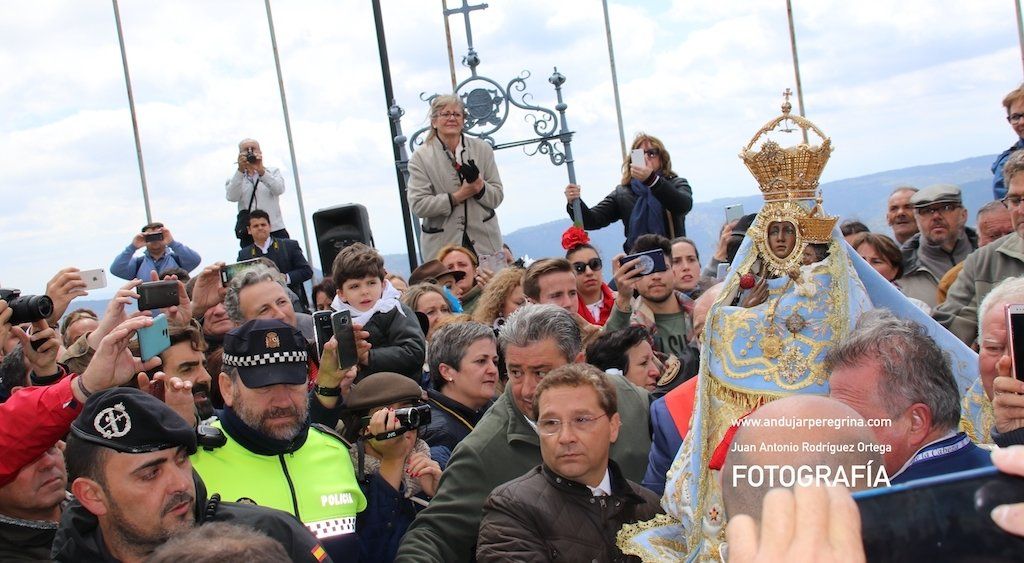 traslado en romeria de la virgen de la cabeza
