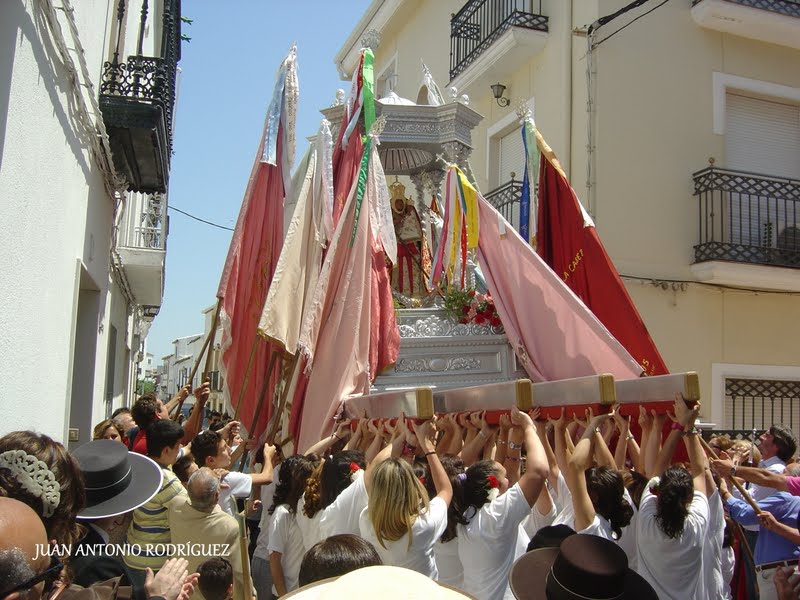 procesion virgen de la cabeza de Arjona con anderas