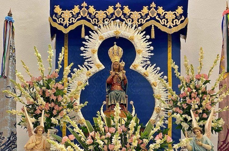 Virgen de la Cabeza Pegalajar en su altar altar virgen de la cabeza pegalajar