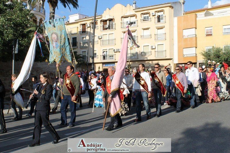 Campillo de Arenas en viernes de Romería Estandarte y banderas cofradia campillo de arenas