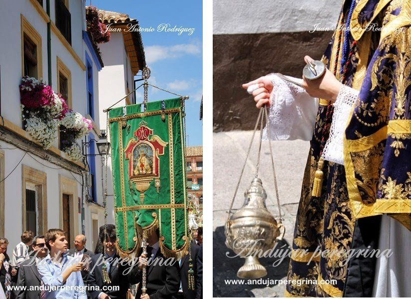 Estandarte en la procesión de la Morenita en Córdoba Estandarte cofradía filial Cordoba