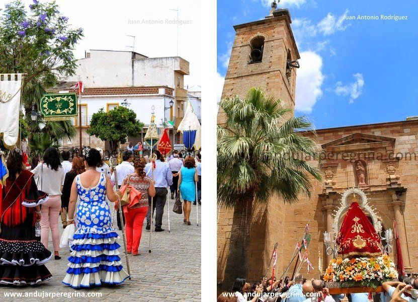 Faralaes en procesión Vestido de faralaes en procesión