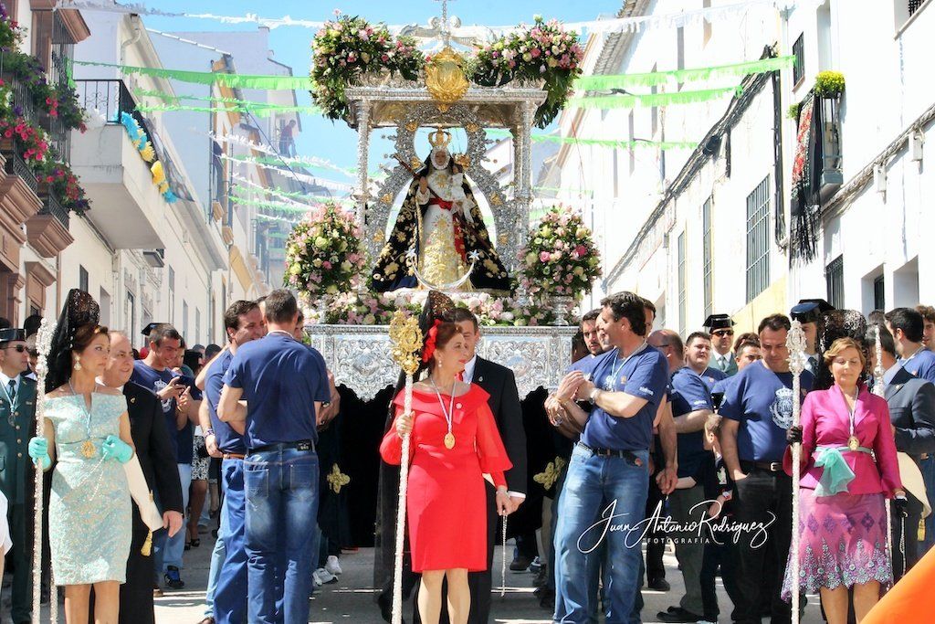 Junta diretiva en el cortejo de la procesión junta directiva procesion el carpio